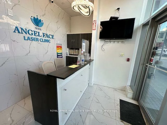 7163, Yonge, Thornhill, Markham