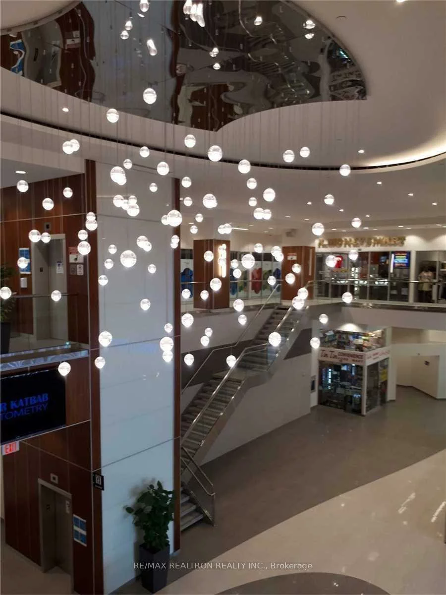 7163, Yonge, Thornhill, Markham