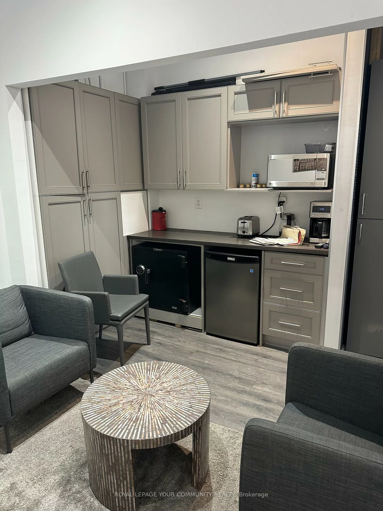 7181, Yonge, Thornhill, Markham