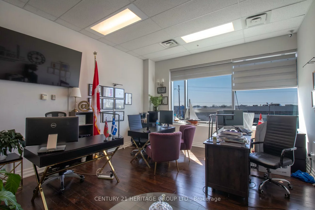 7163, Yonge, Thornhill, Markham