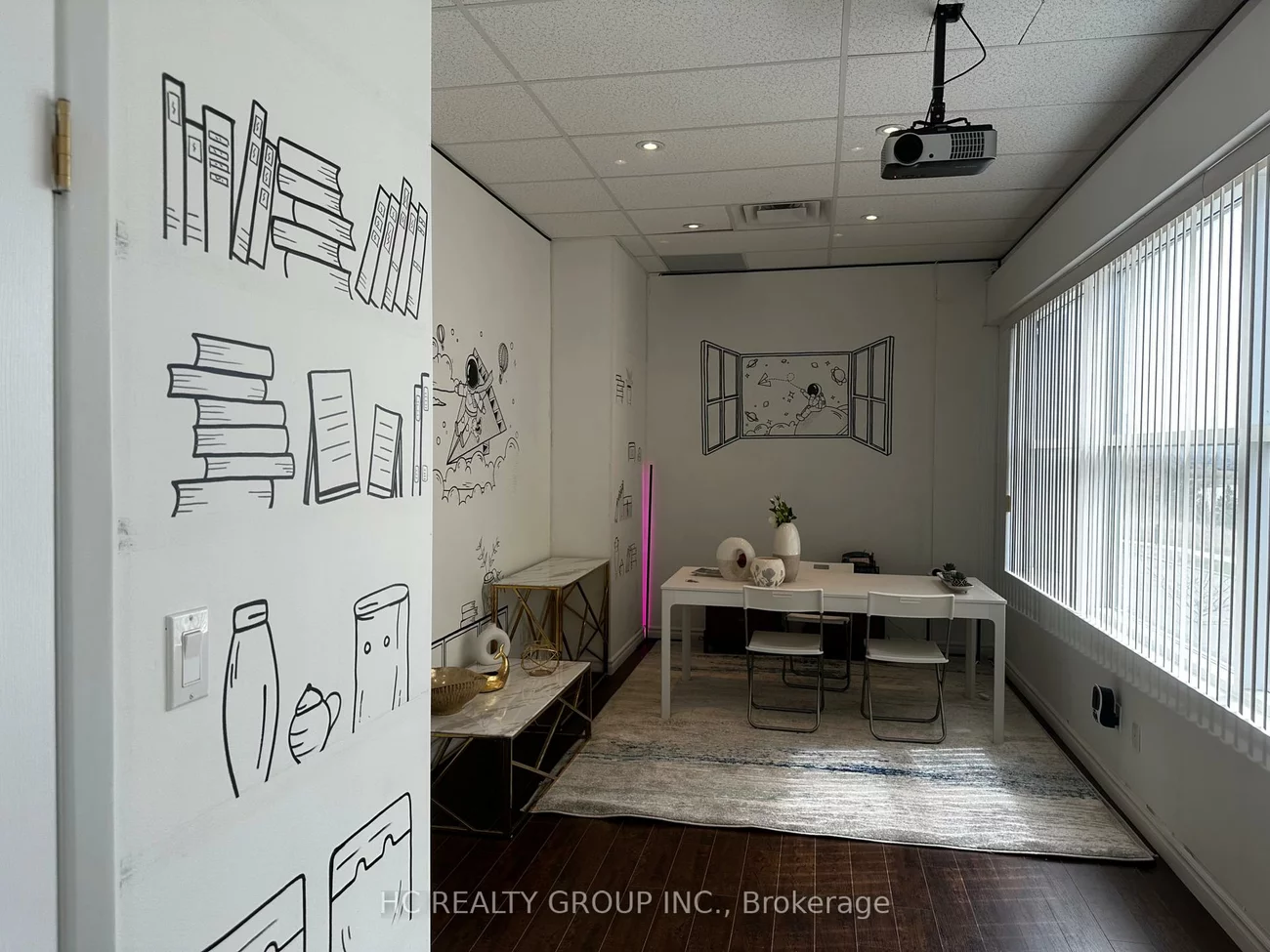 40, NEW DELHI, Cedarwood, Markham