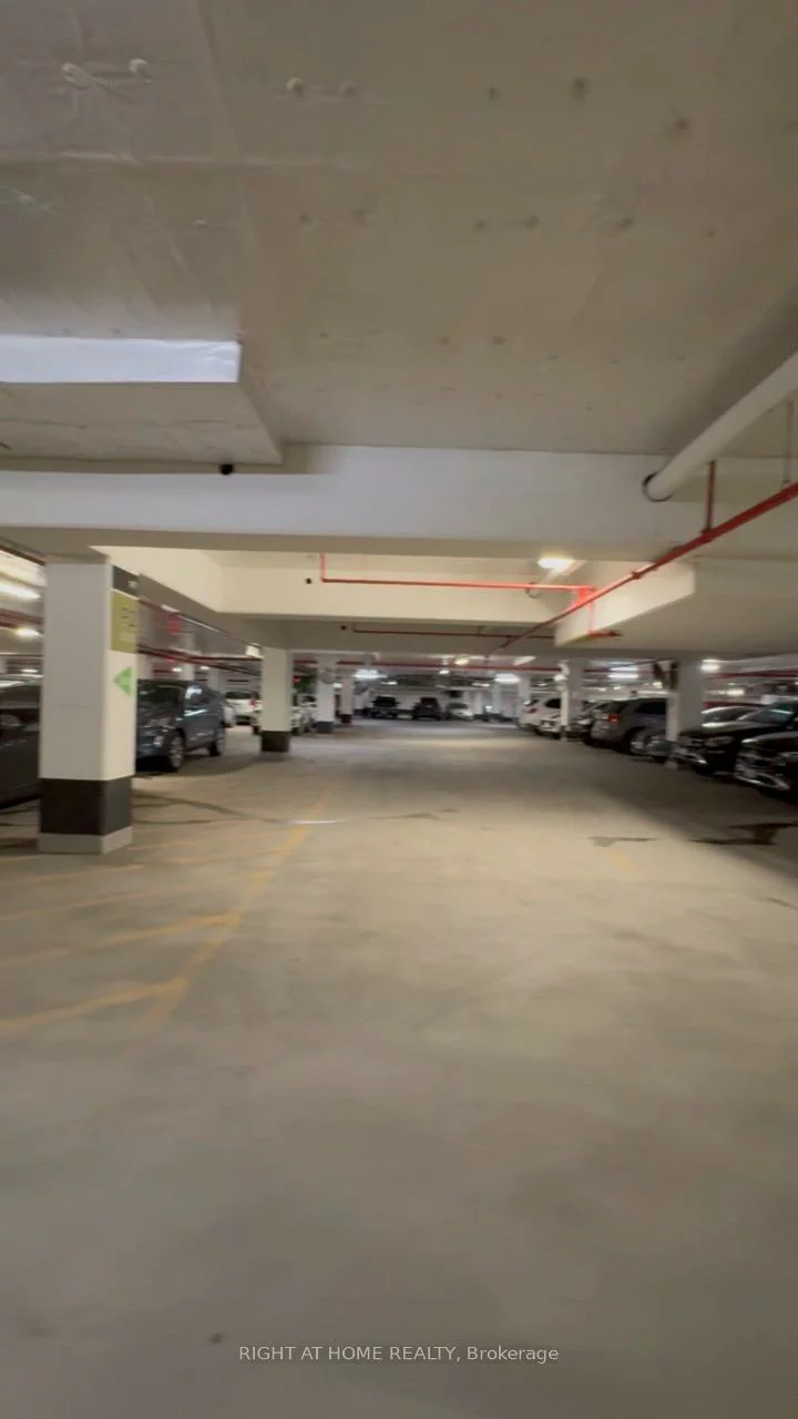 7181, Yonge, Thornhill, Markham
