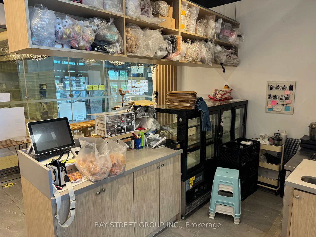 9390, woodbine, Cachet, Markham