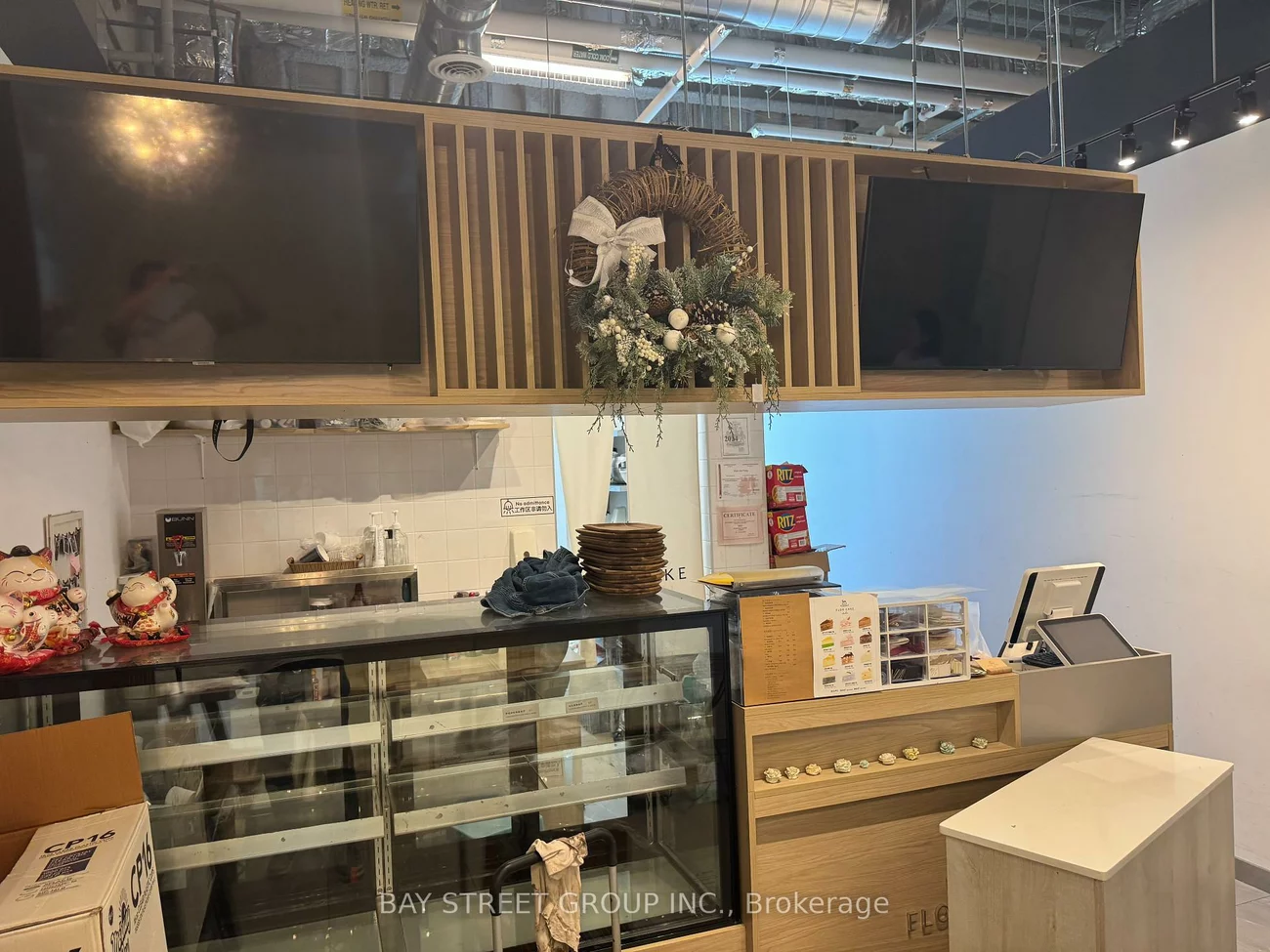9390, woodbine, Cachet, Markham
