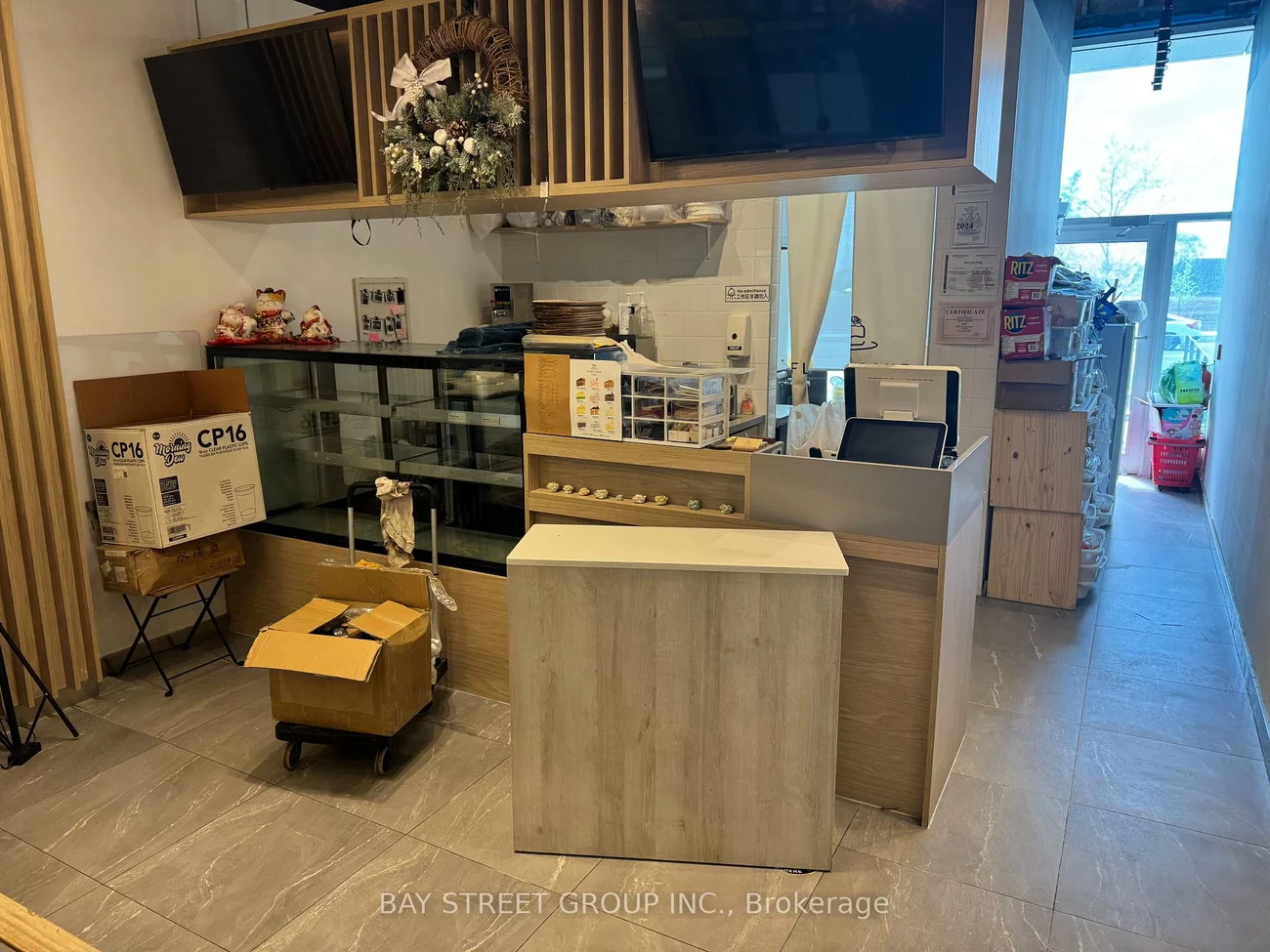 9390, woodbine, Cachet, Markham