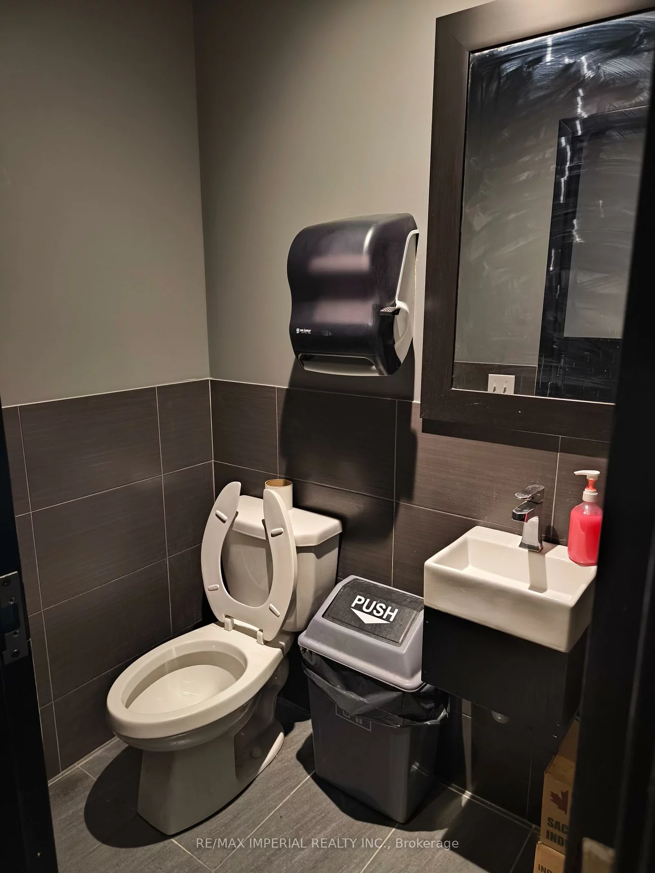 9275, Markham, Greensborough, Markham