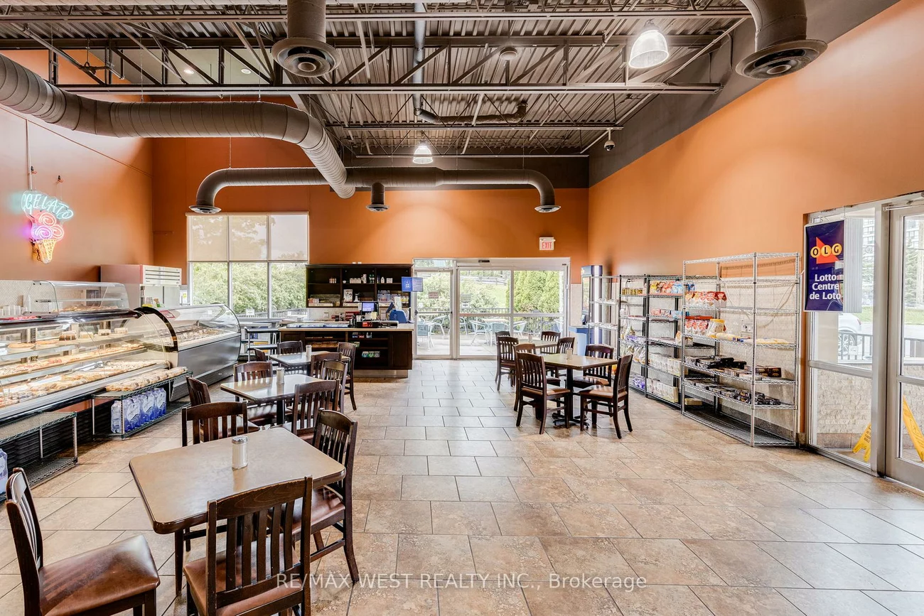 7287, Yonge, Thornhill, Markham