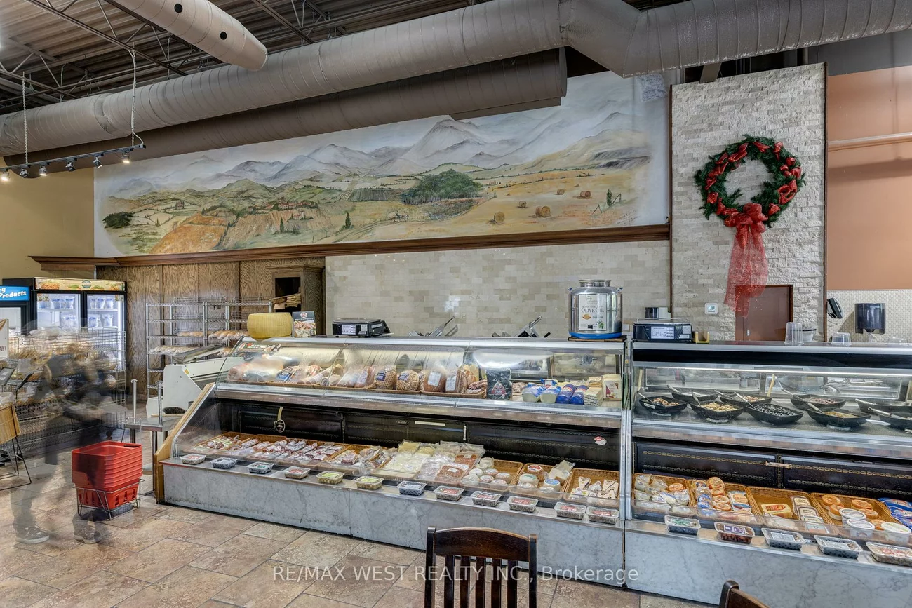 7287, Yonge, Thornhill, Markham