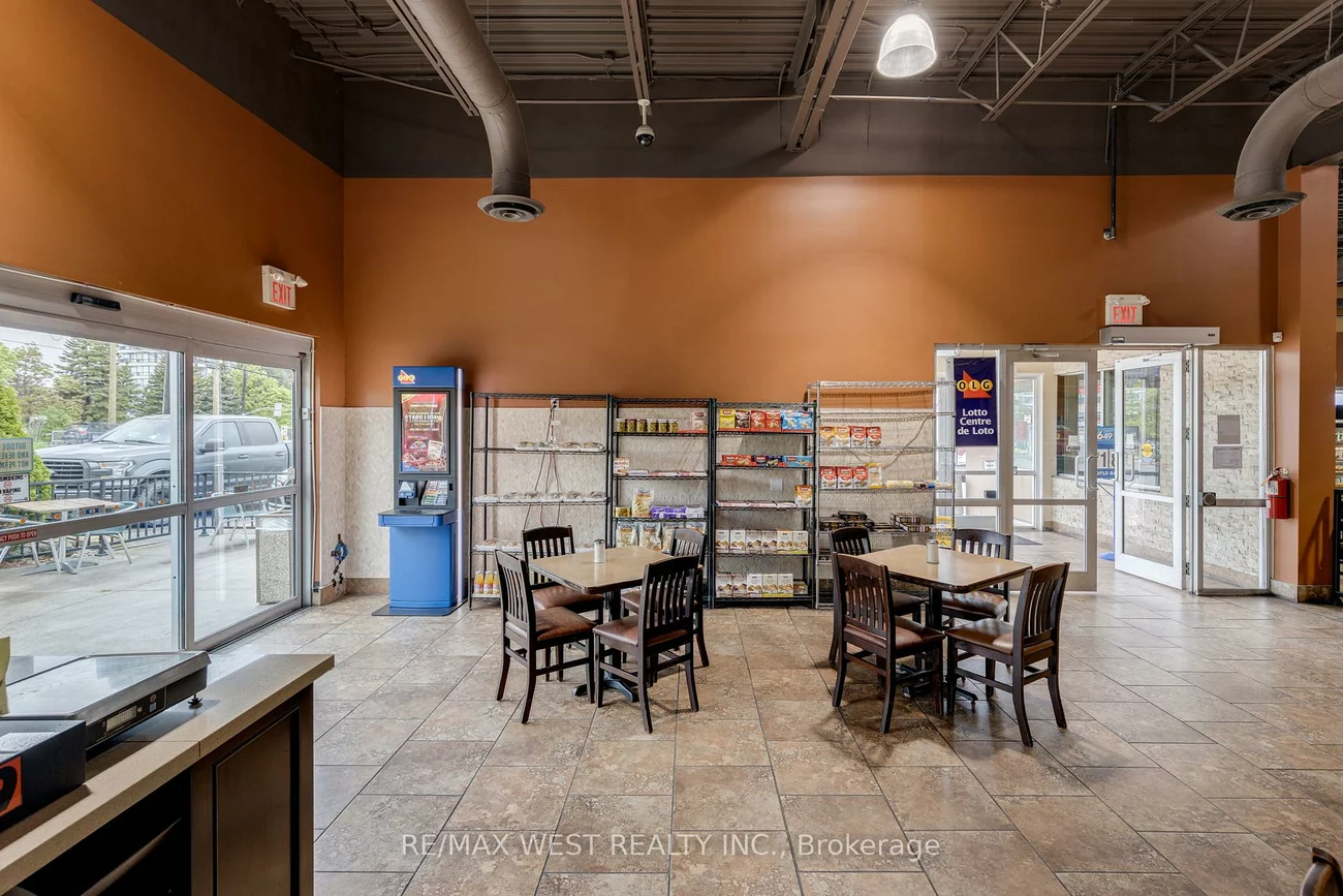 7287, Yonge, Thornhill, Markham