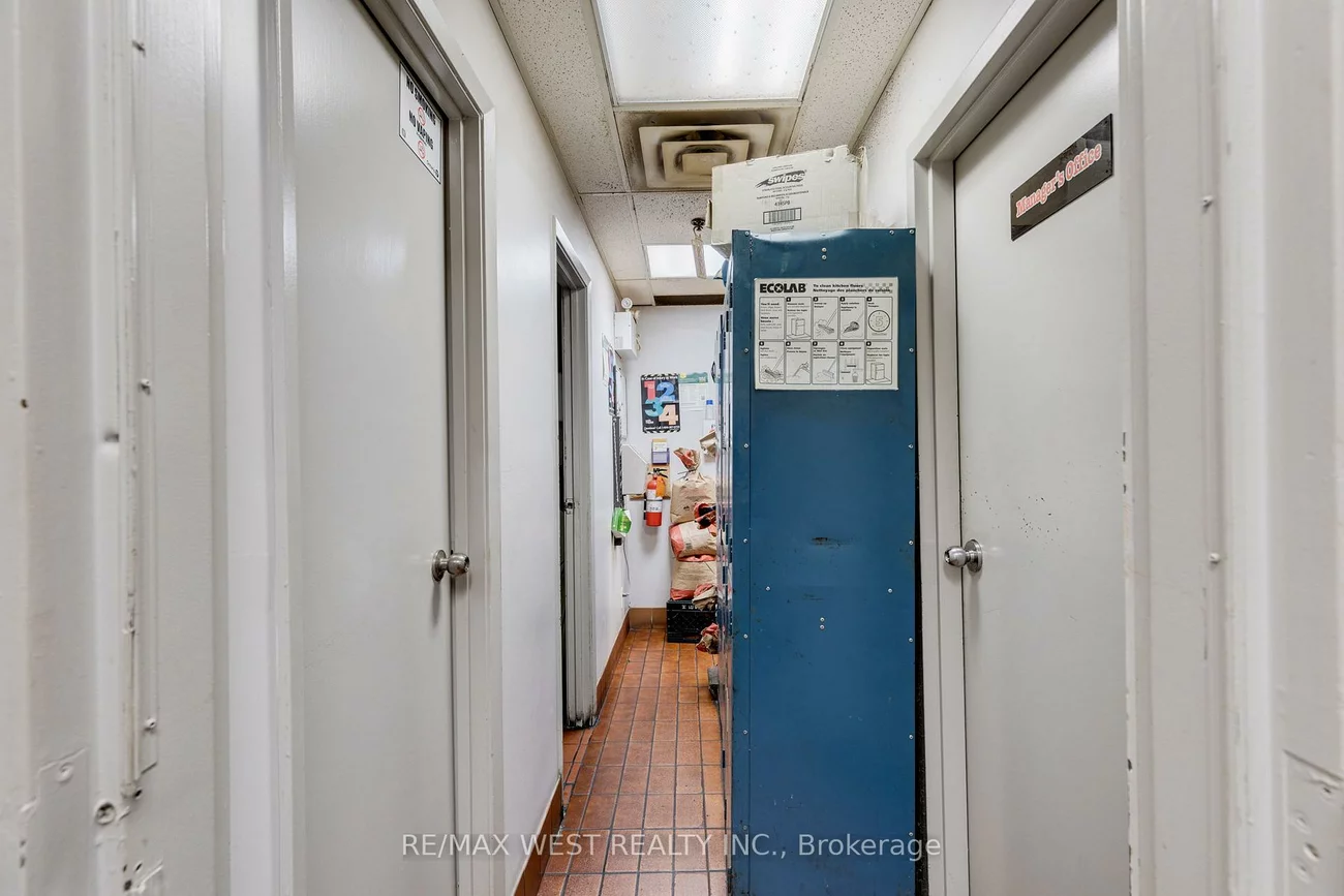 7287, Yonge, Thornhill, Markham