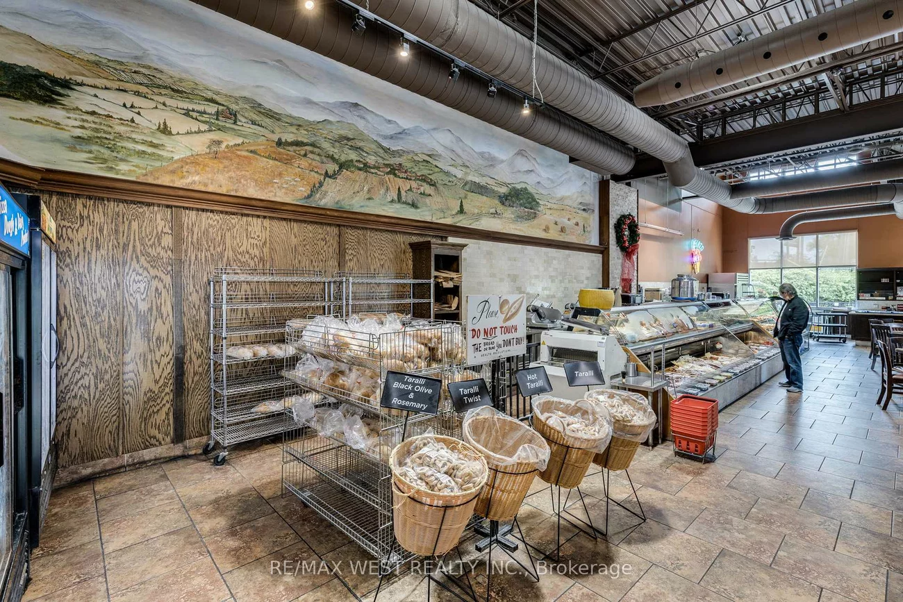 7287, Yonge, Thornhill, Markham