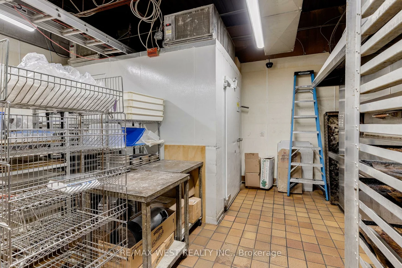 7287, Yonge, Thornhill, Markham