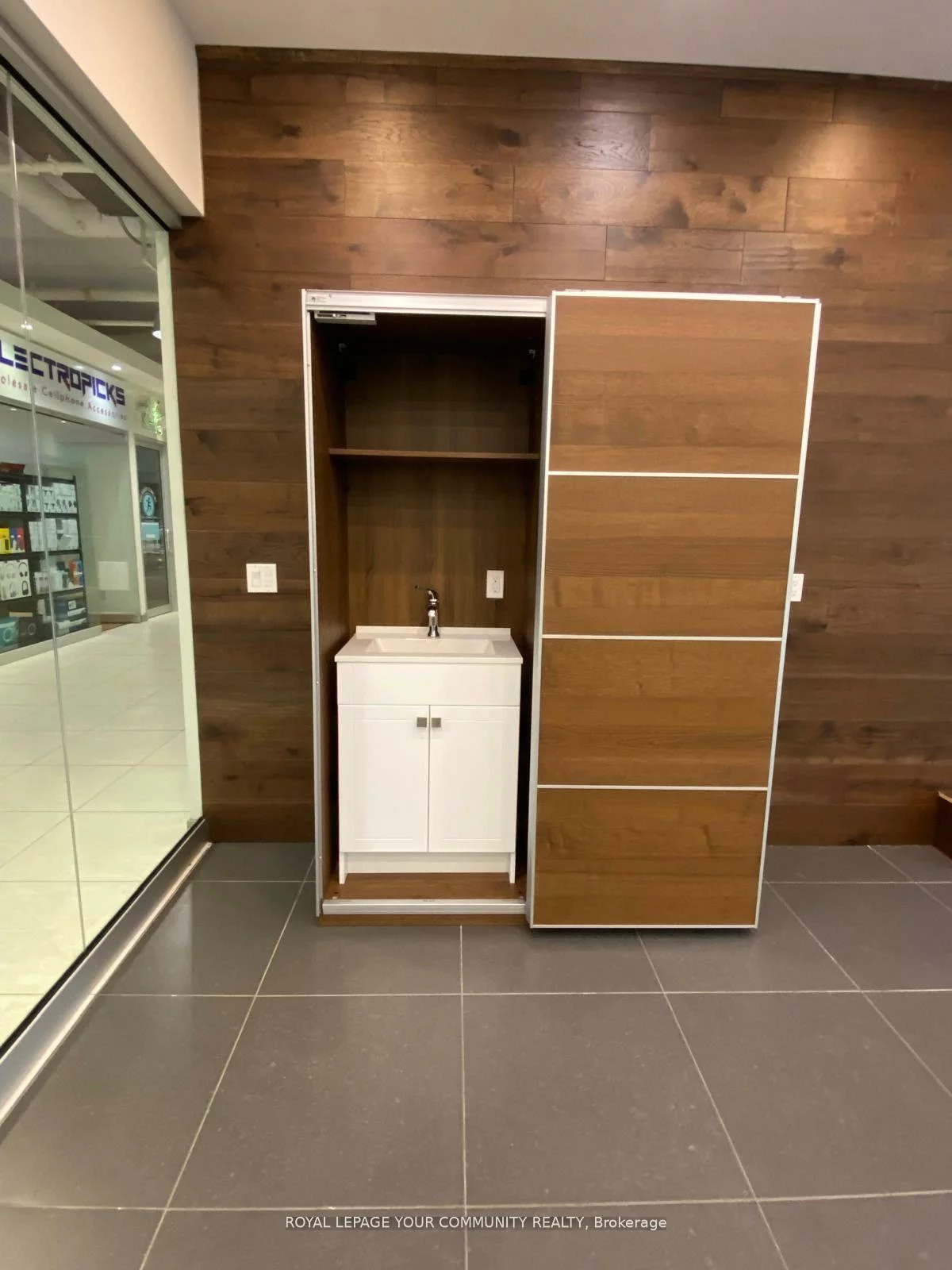 7181, Yonge, Grandview, Markham