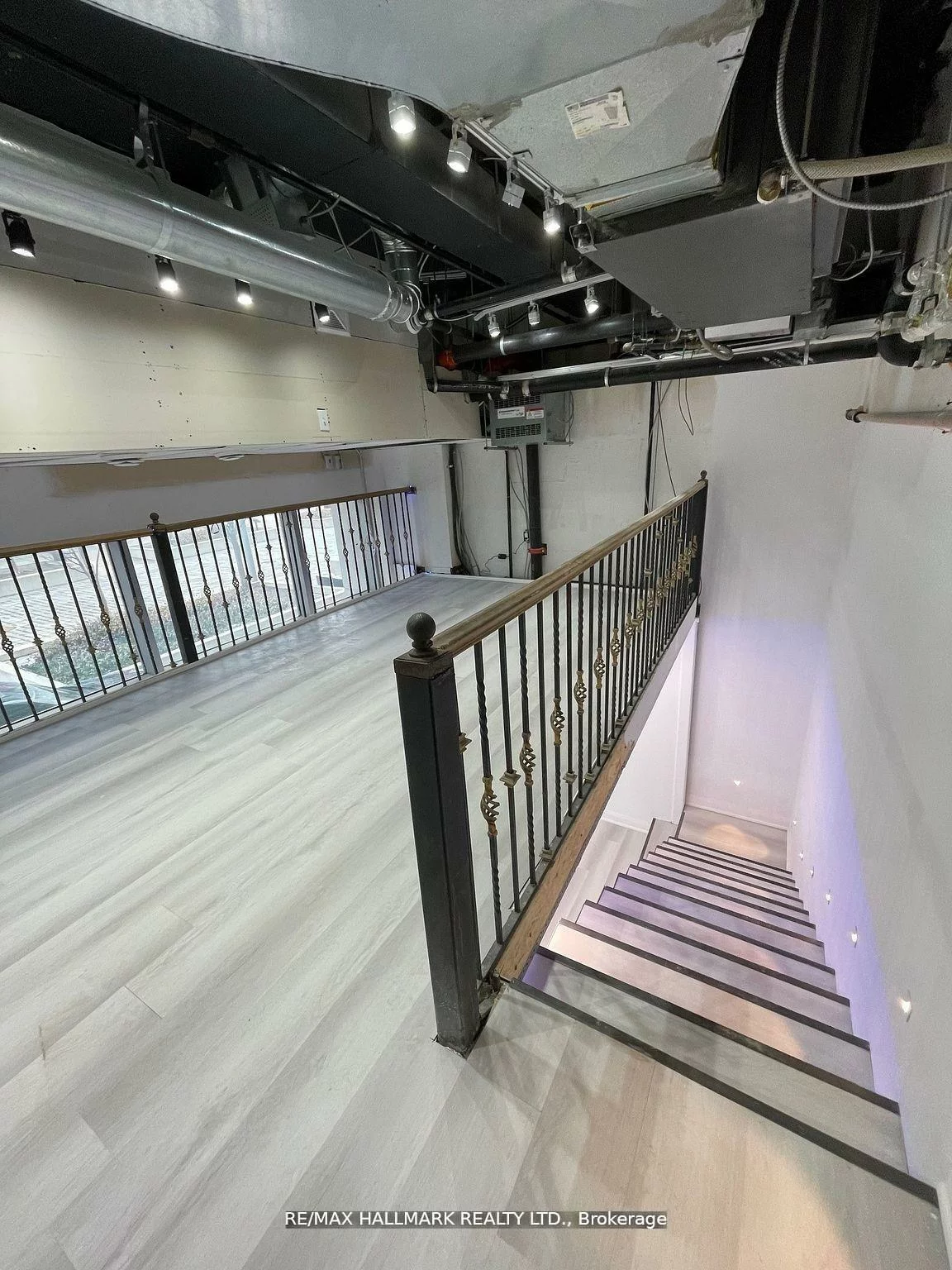 7191, YONGE, Thornhill, Markham