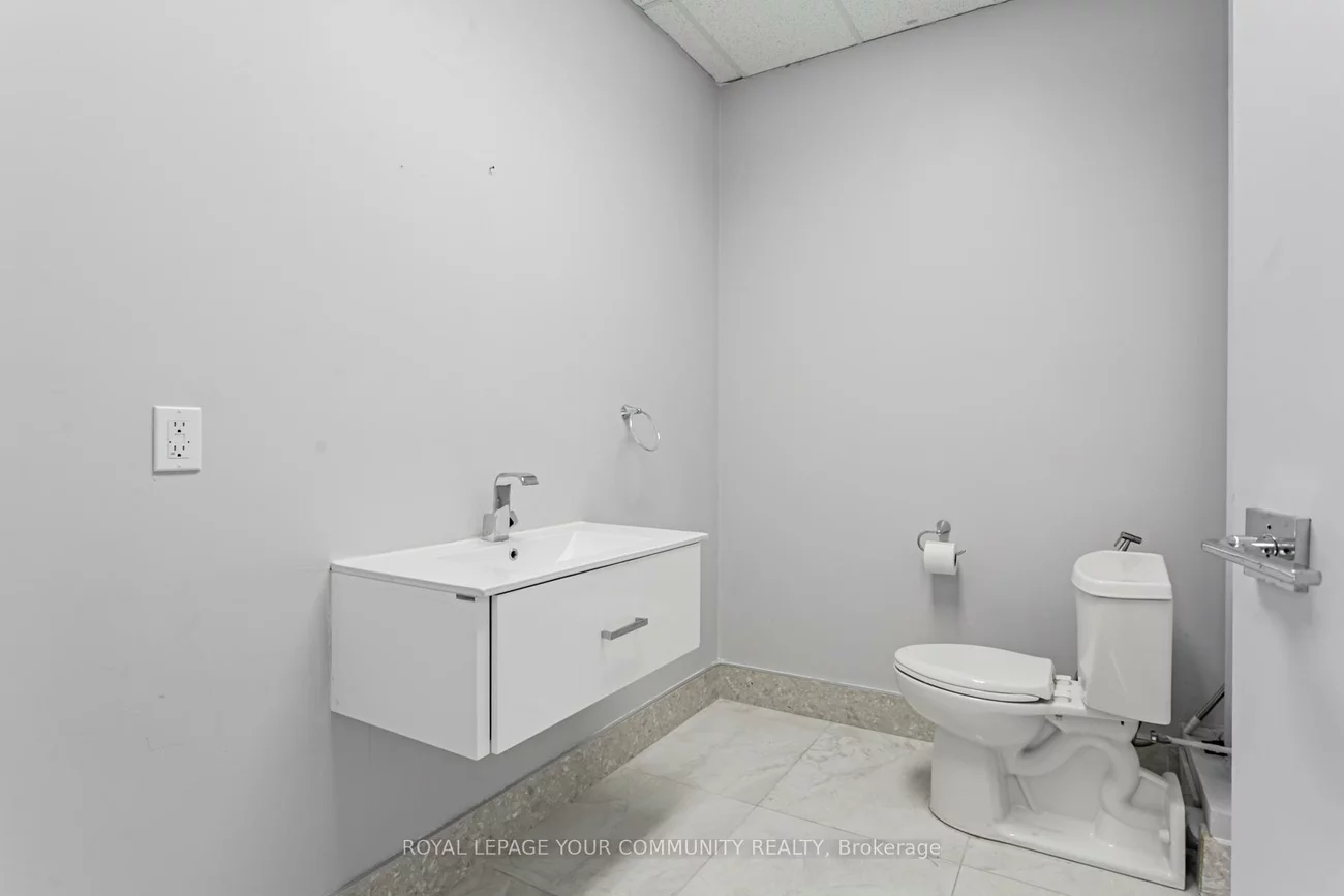 7191, Yonge, Thornhill, Markham