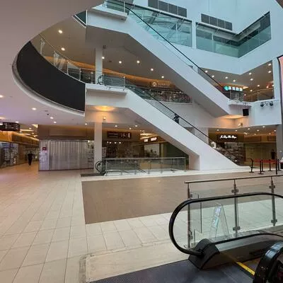 9390, Woodbine, Cachet, Markham