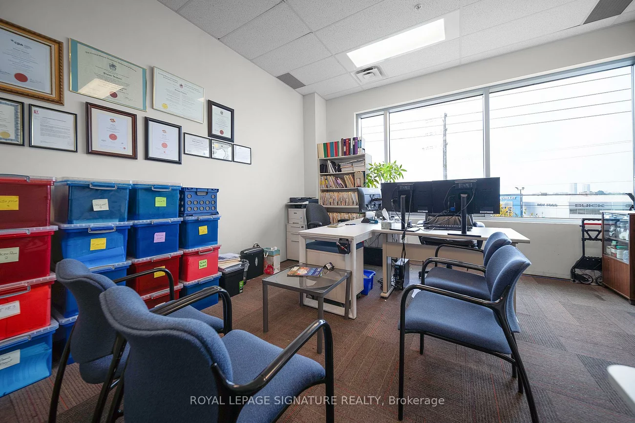 7163, Yonge, Thornhill, Markham