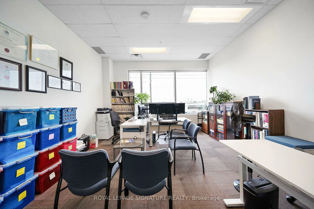 7163, Yonge, Thornhill, Markham