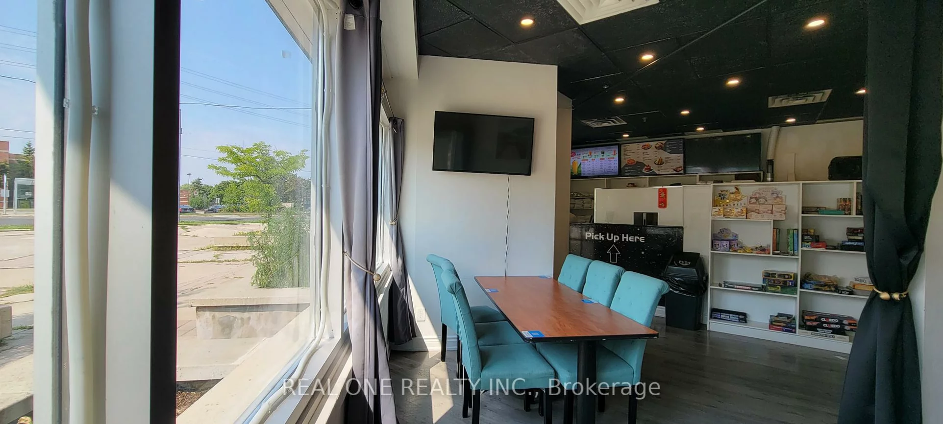 10, Fincham, Markham Village, Markham