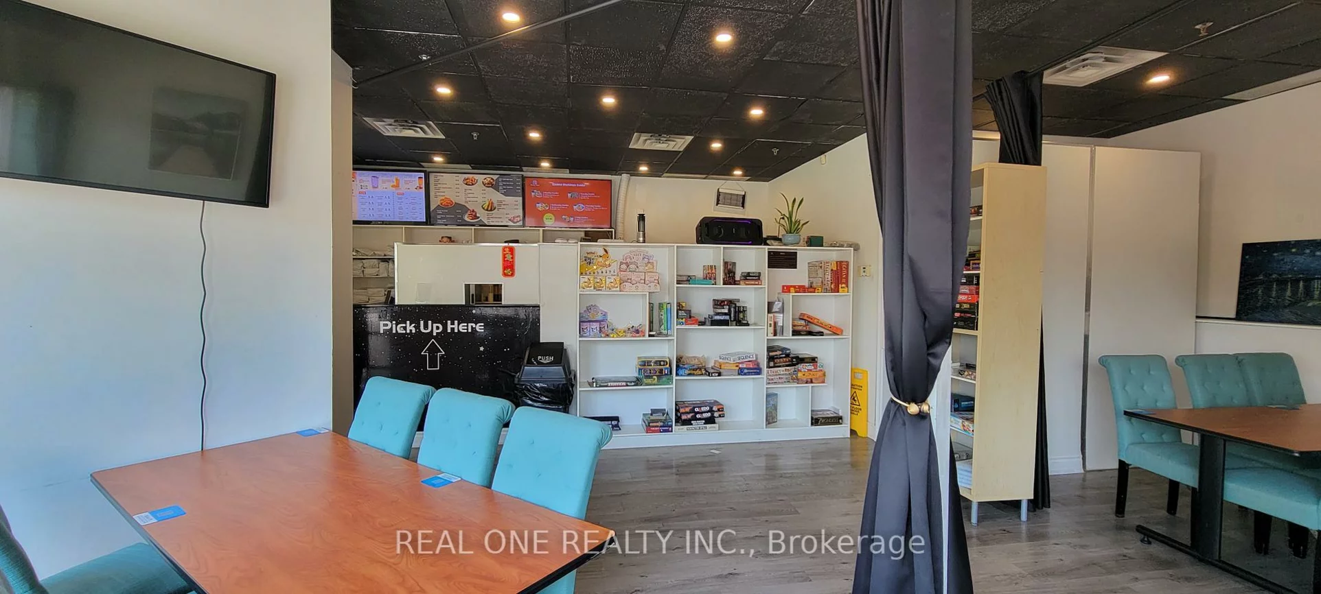 10, Fincham, Markham Village, Markham