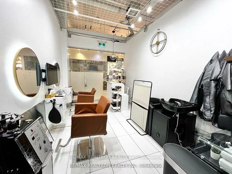 7181, Yonge, Grandview, Markham