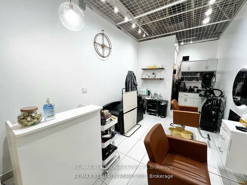 7181, Yonge, Grandview, Markham