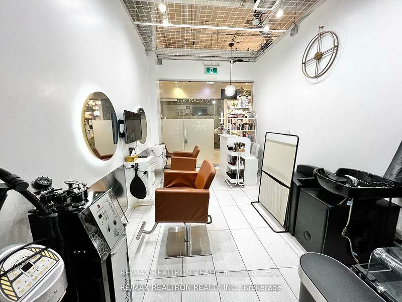 7181, Yonge, Grandview, Markham