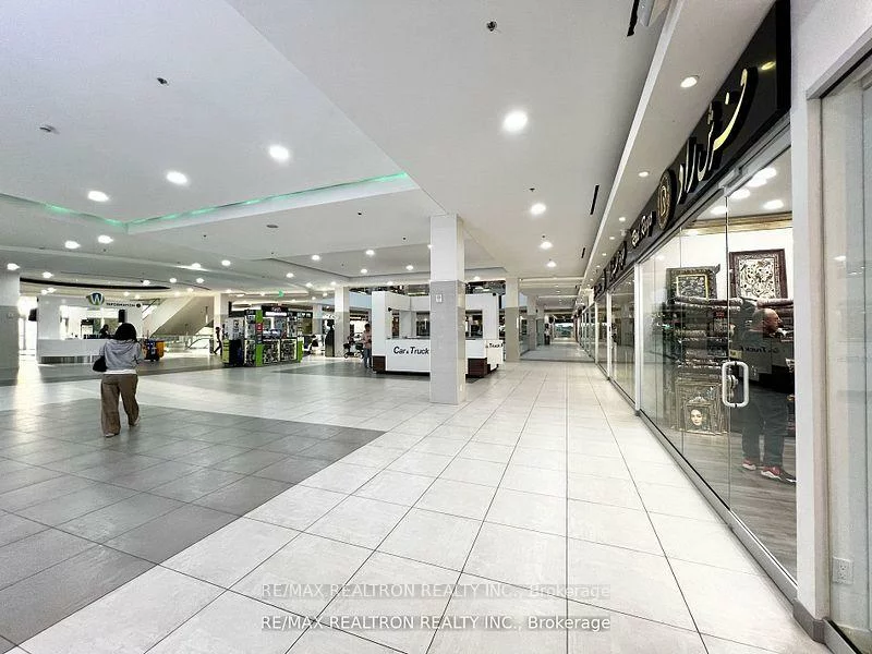 7181, Yonge, Grandview, Markham