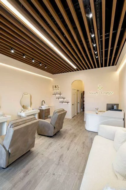 7181, Yonge, Grandview, Markham