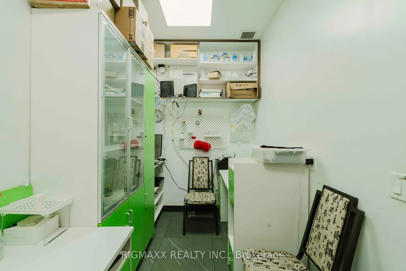 180, Steeles, Thornhill, Markham
