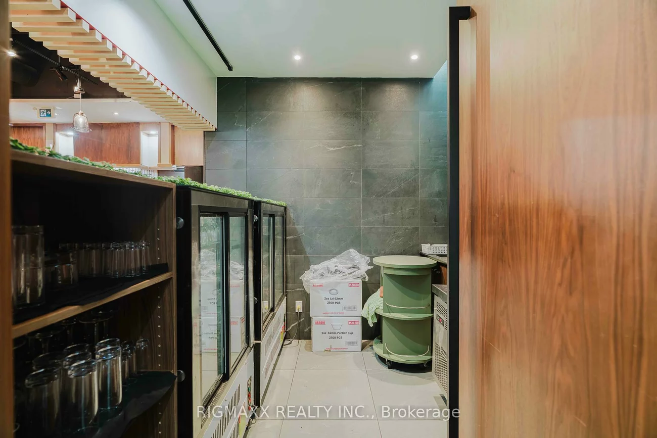 180, Steeles, Thornhill, Markham