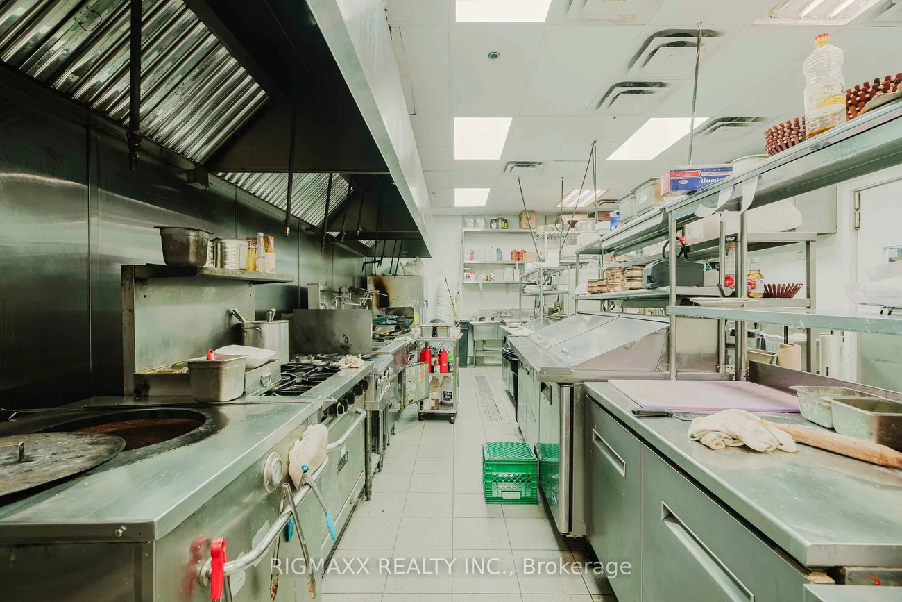 180, Steeles, Thornhill, Markham
