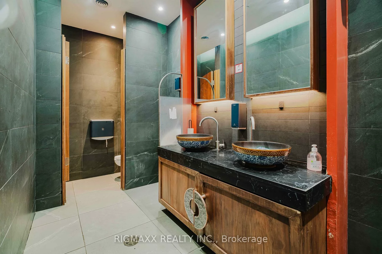 180, Steeles, Thornhill, Markham