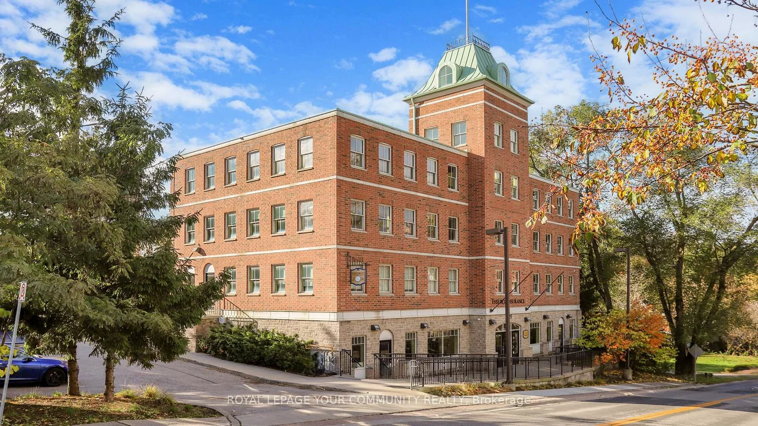 121, Robinson, Old Markham Village, Markham