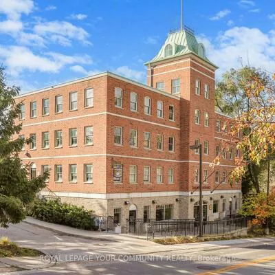 121, Robinson, Old Markham Village, Markham