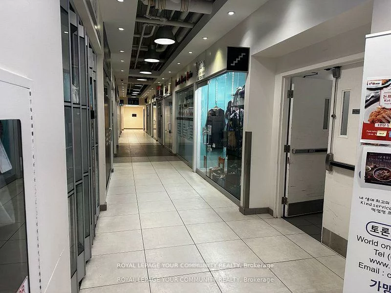 7181, Yonge, Thornhill, Markham