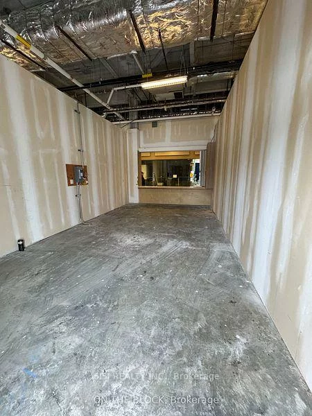 9390, Woodbine, Cachet, Markham