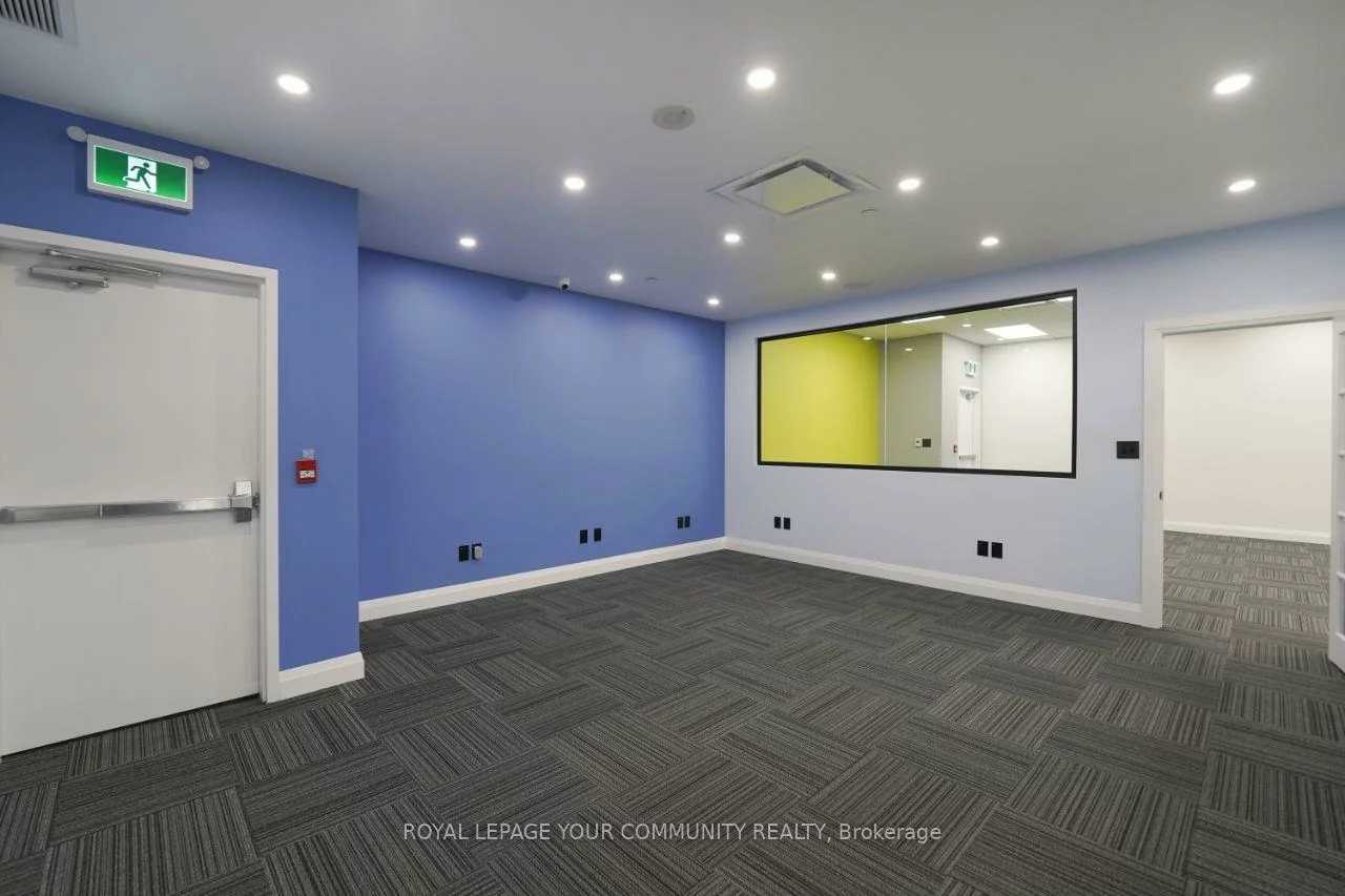 9390, Woodbine, Cachet, Markham