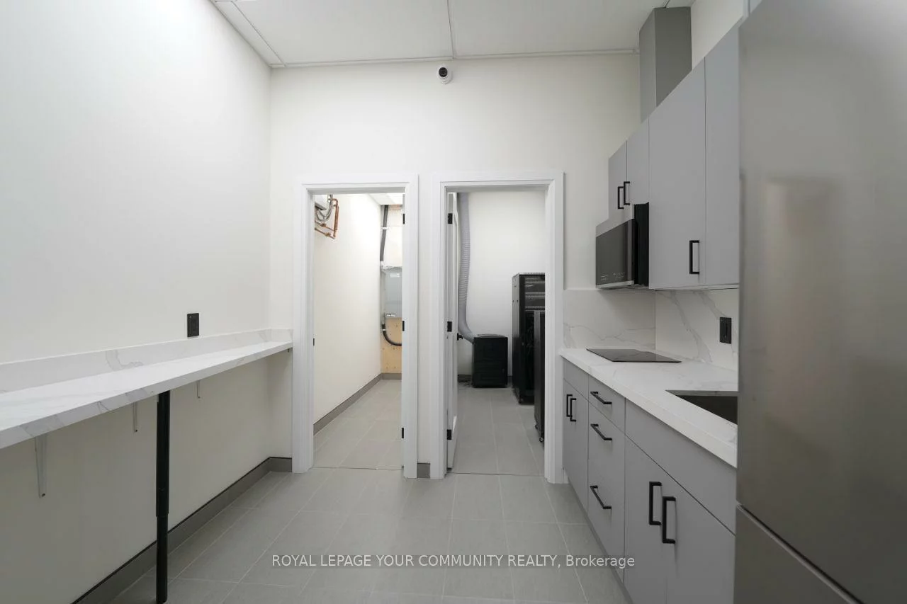 9390, Woodbine, Cachet, Markham