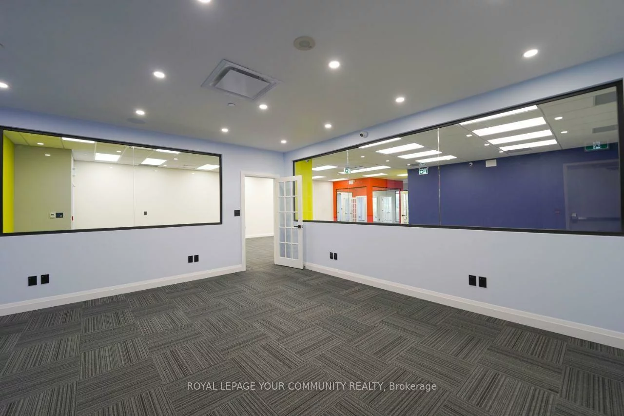 9390, Woodbine, Cachet, Markham