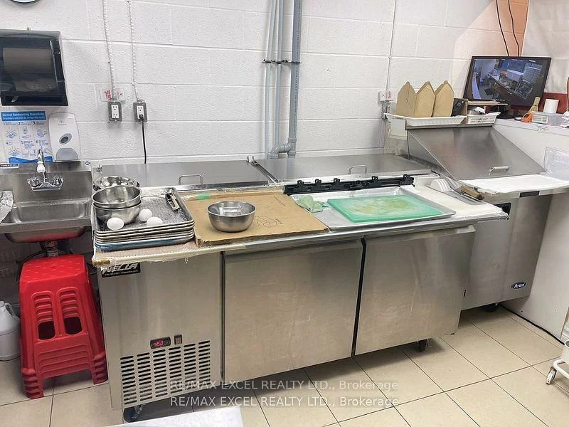 9390, Woodbine, Cachet, Markham