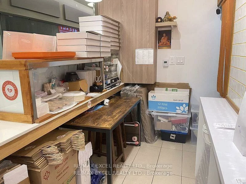 9390, Woodbine, Cachet, Markham