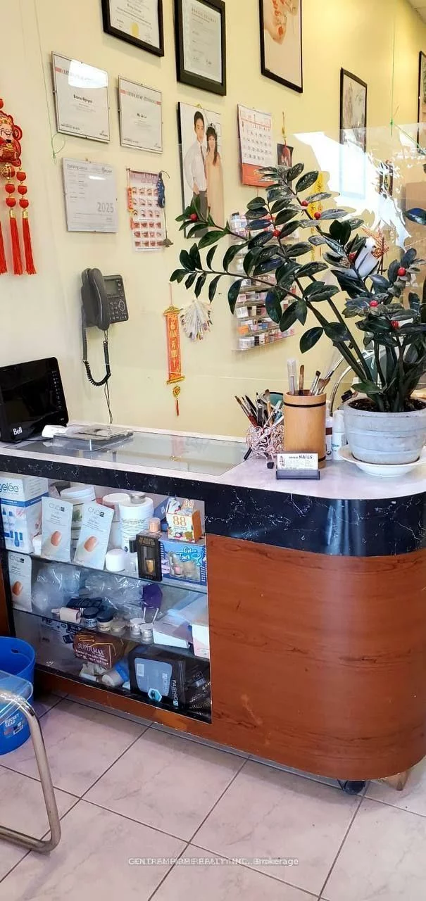 8220, Bayview, Royal Orchard, Markham