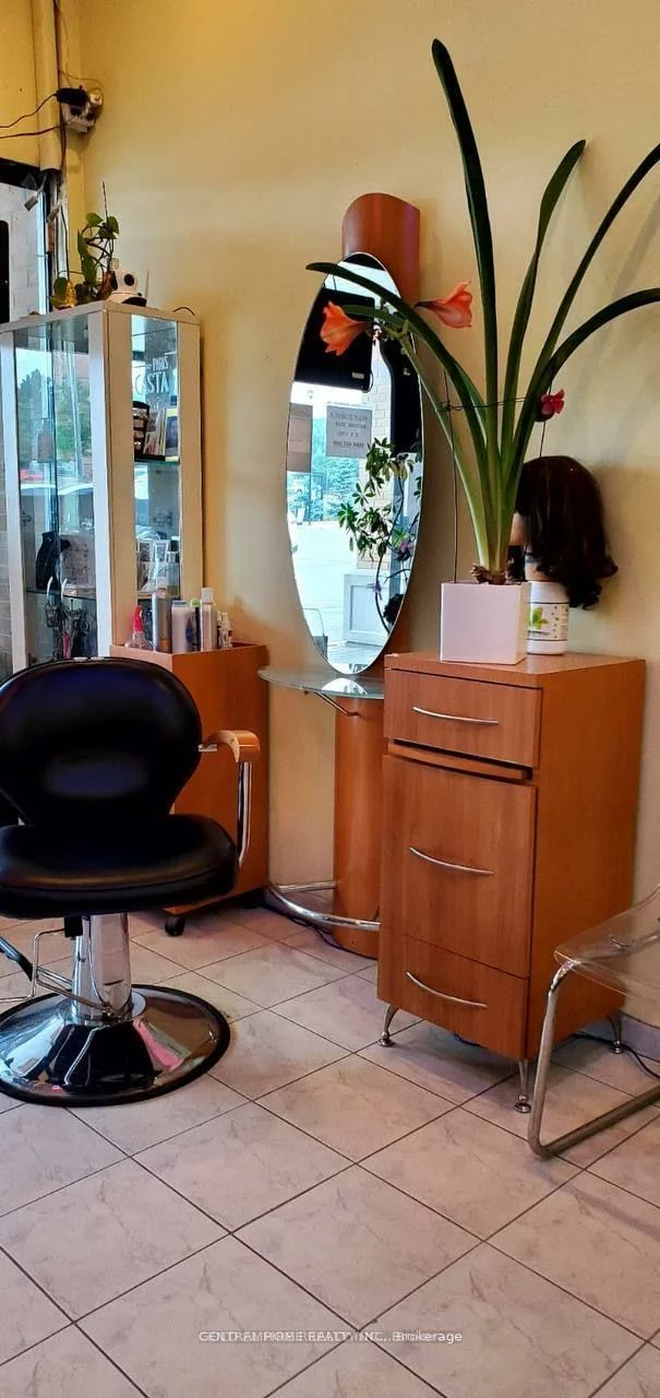 8220, Bayview, Royal Orchard, Markham