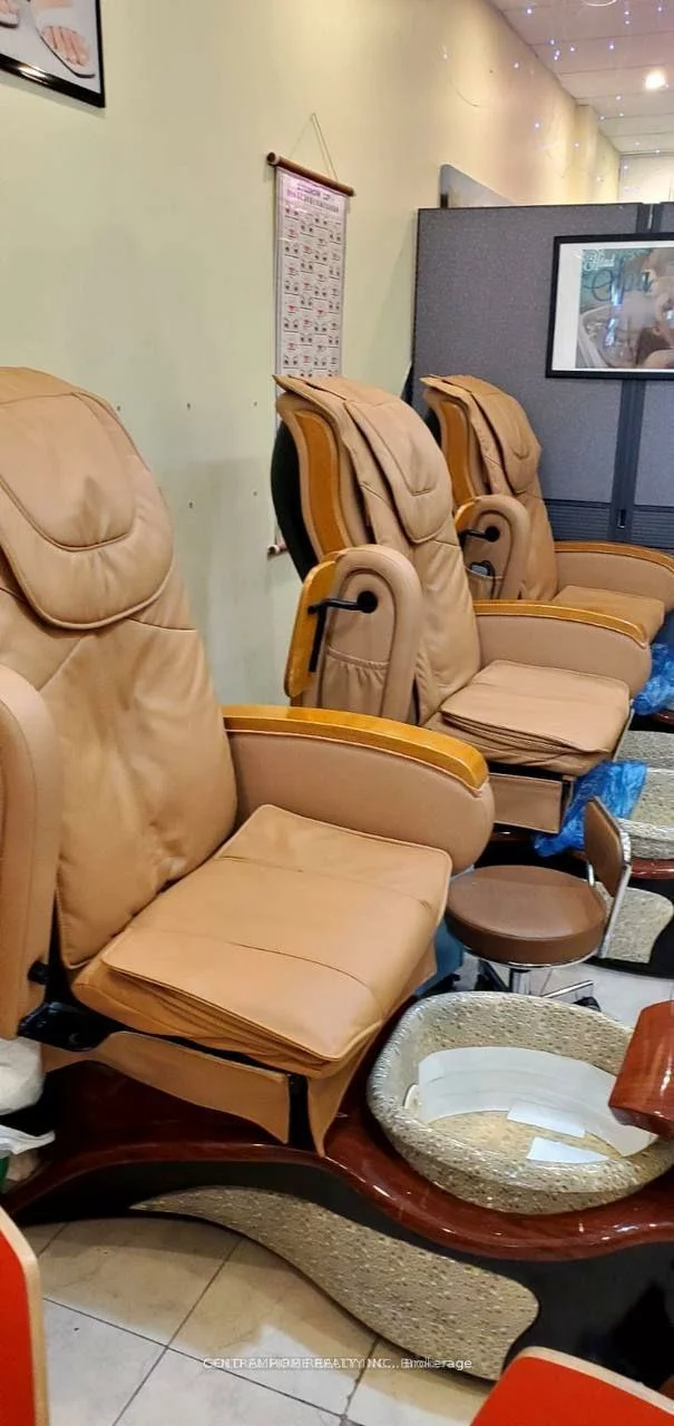 8220, Bayview, Royal Orchard, Markham