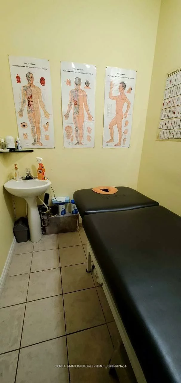 8220, Bayview, Royal Orchard, Markham