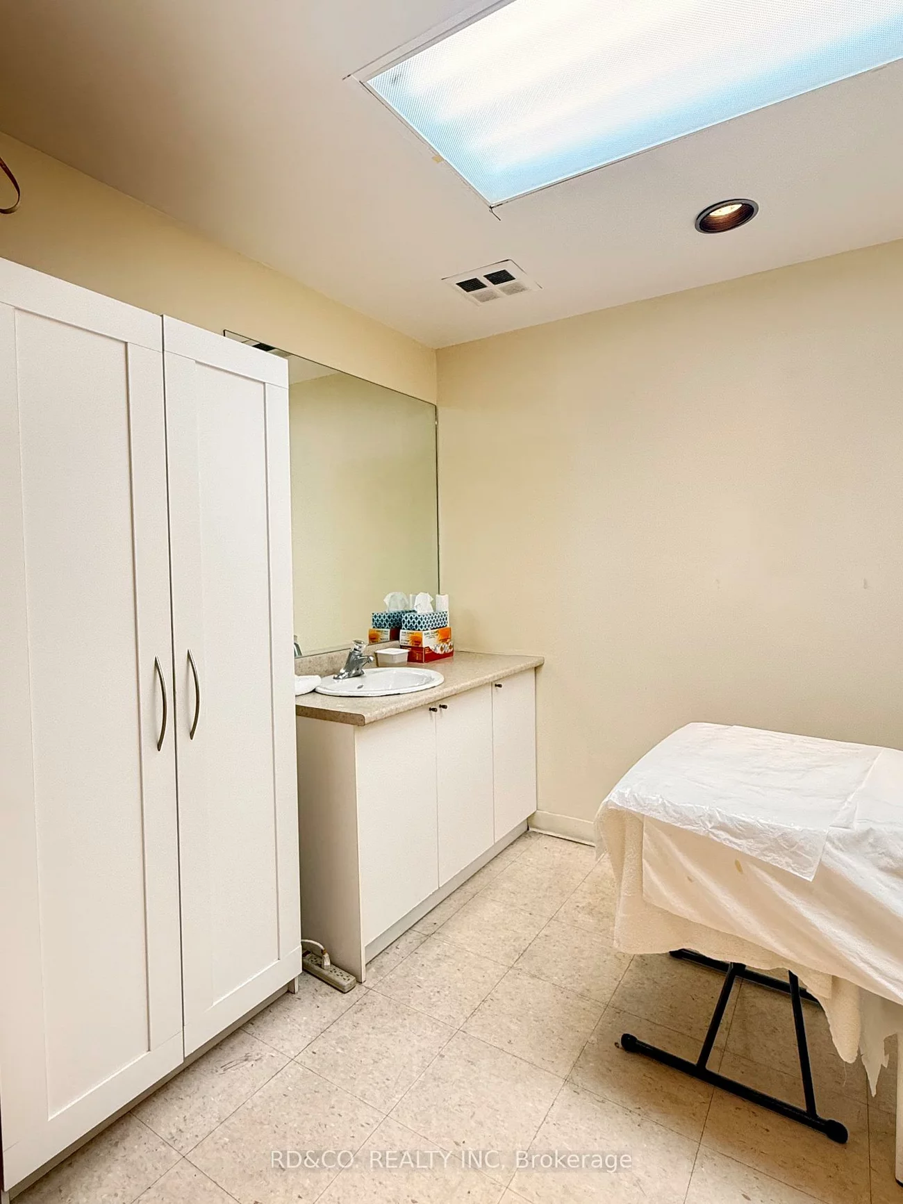 7313, Woodbine, Milliken Mills West, Markham