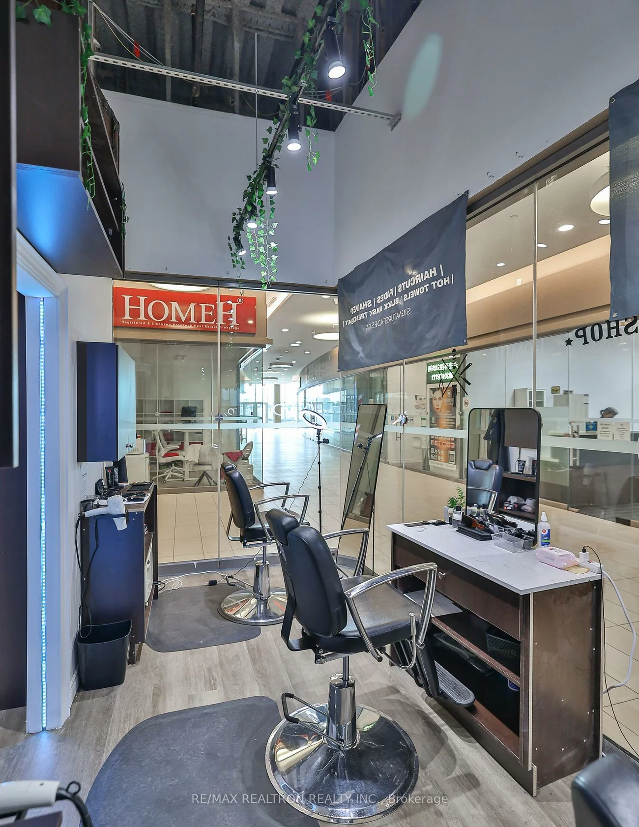 9390, Woodbine, Buttonville, Markham