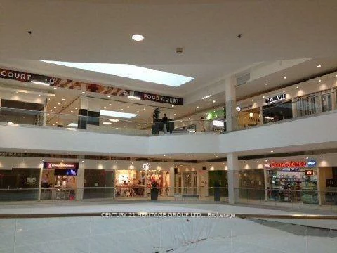 7181, Yonge, Thornhill, Markham