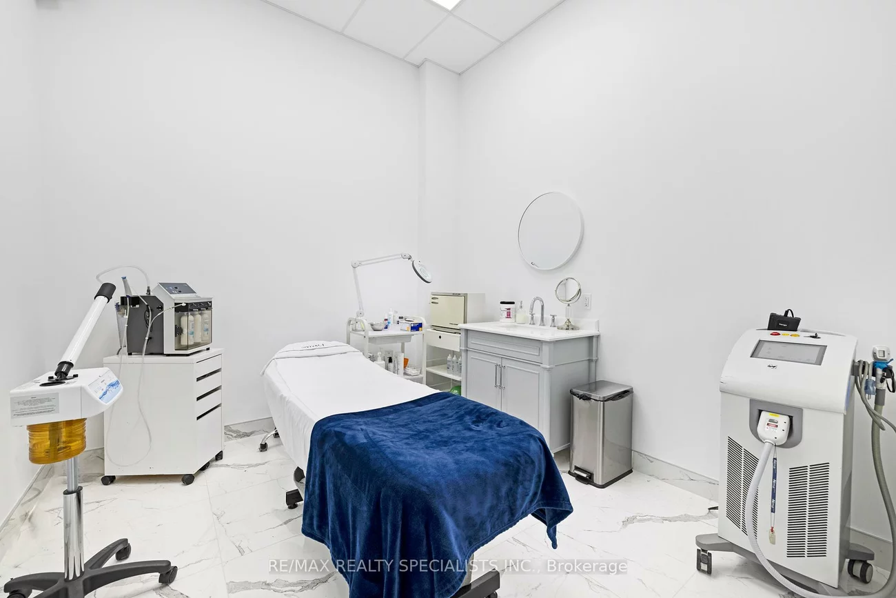 7097, Yonge, Grandview, Markham